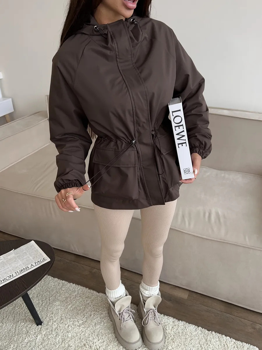 SONIA / CHAQUETA IMPERMEABLE CON CAPUCHA