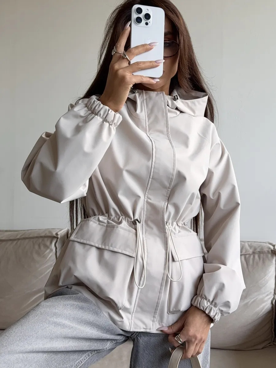 SONIA / CHAQUETA IMPERMEABLE CON CAPUCHA