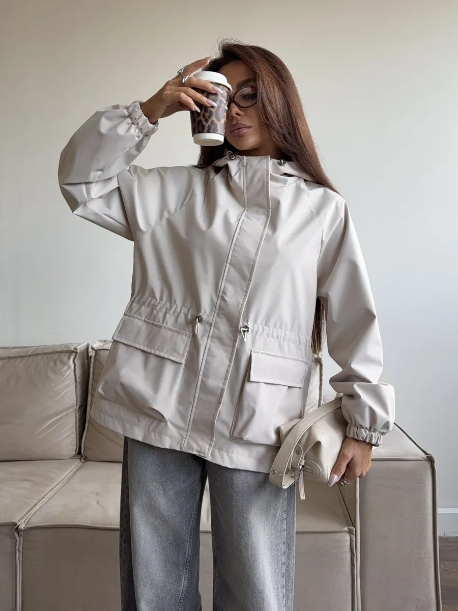 SONIA / CHAQUETA IMPERMEABLE CON CAPUCHA