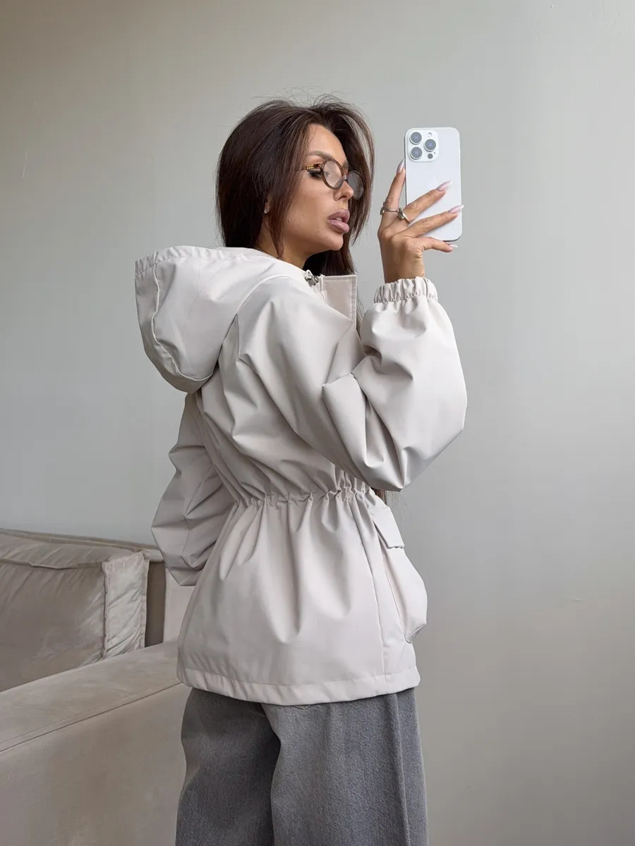 SONIA / CHAQUETA IMPERMEABLE CON CAPUCHA