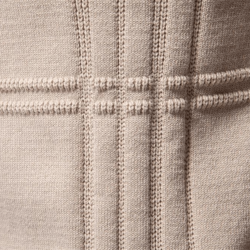SUÉTER ELEGANTE CON DISEÑO DE CUADROS