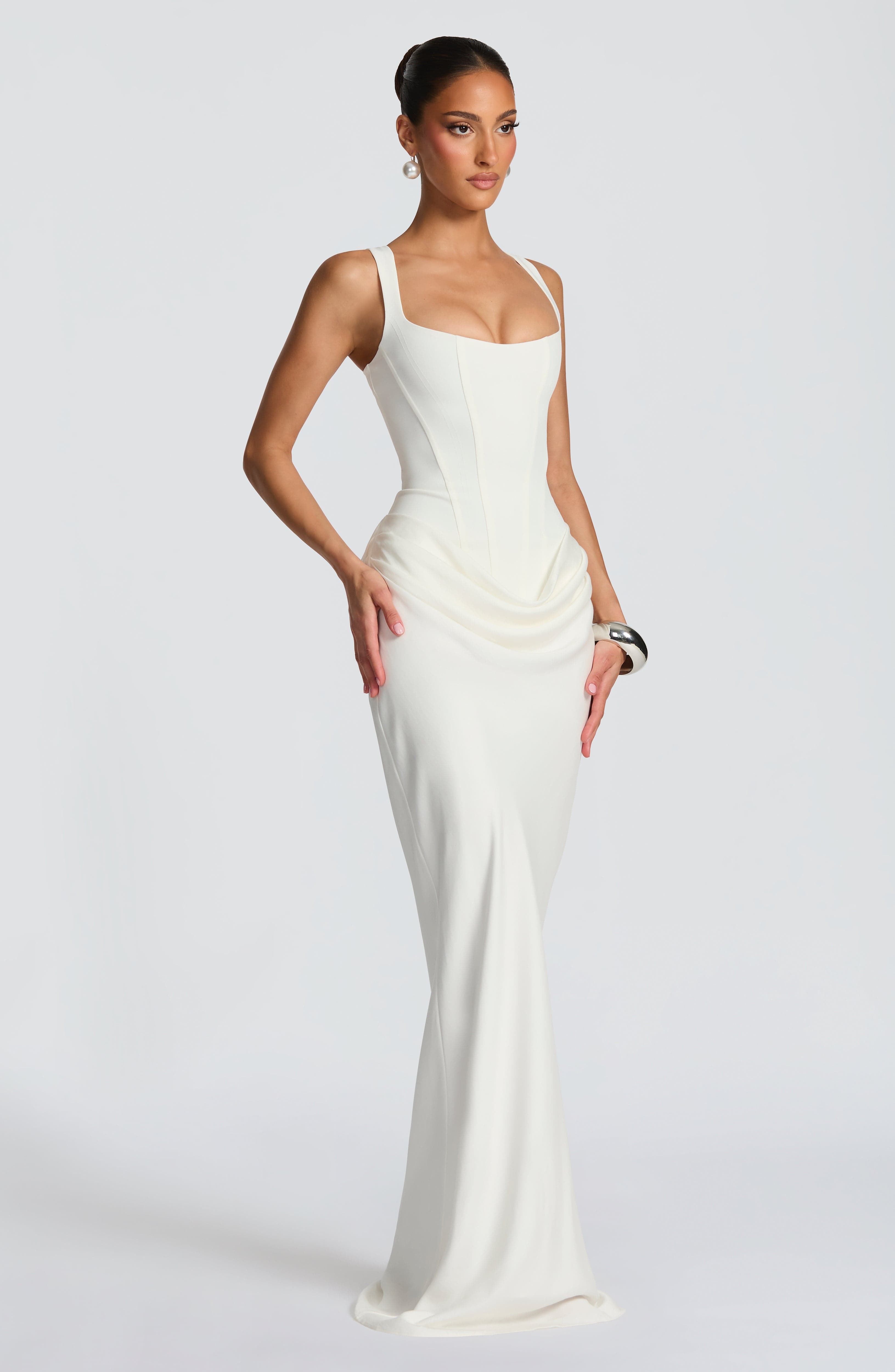 LYA / VESTIDO MAXI CON ESCOTE CUADRADO
