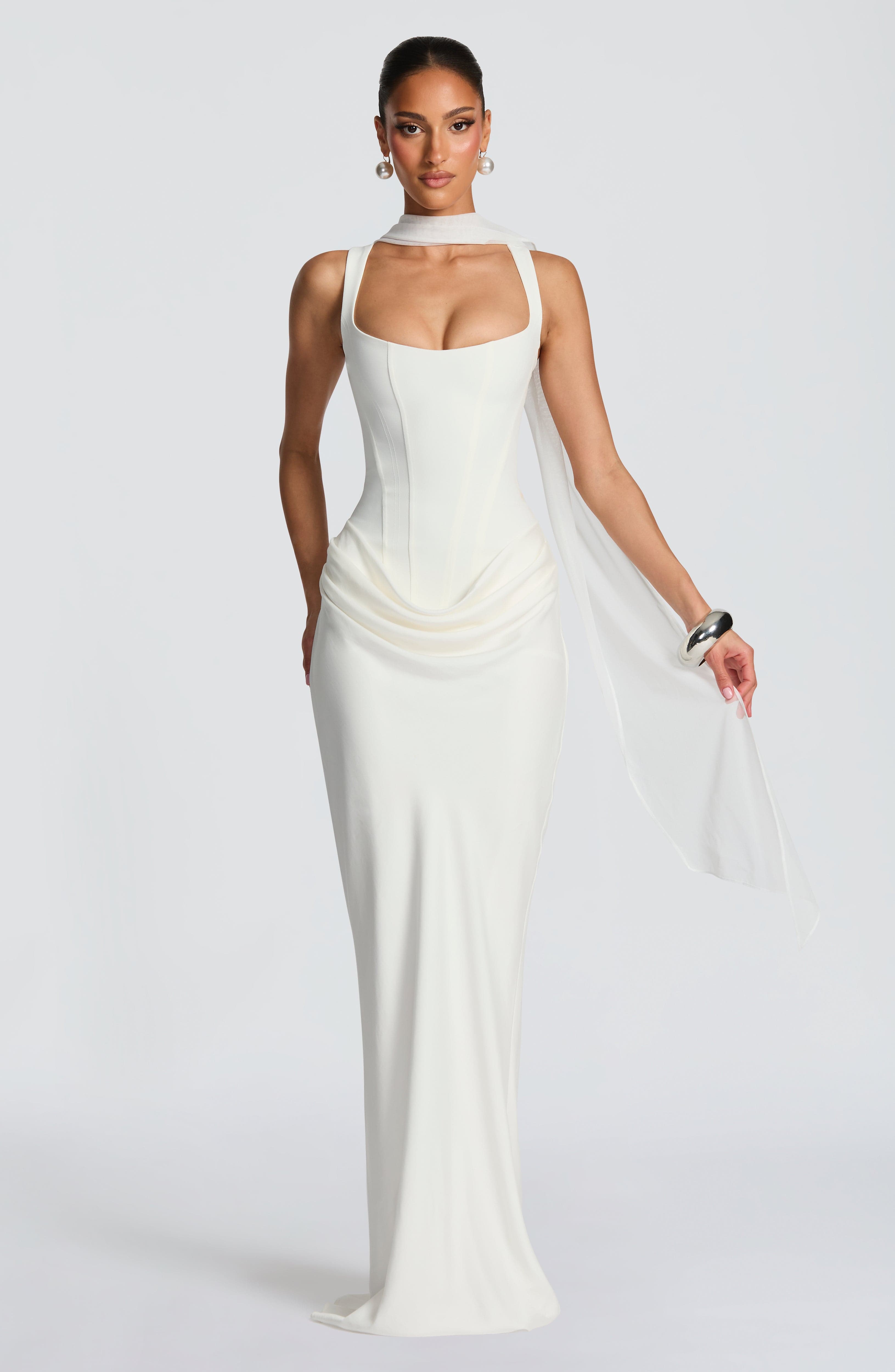 LYA / VESTIDO MAXI CON ESCOTE CUADRADO