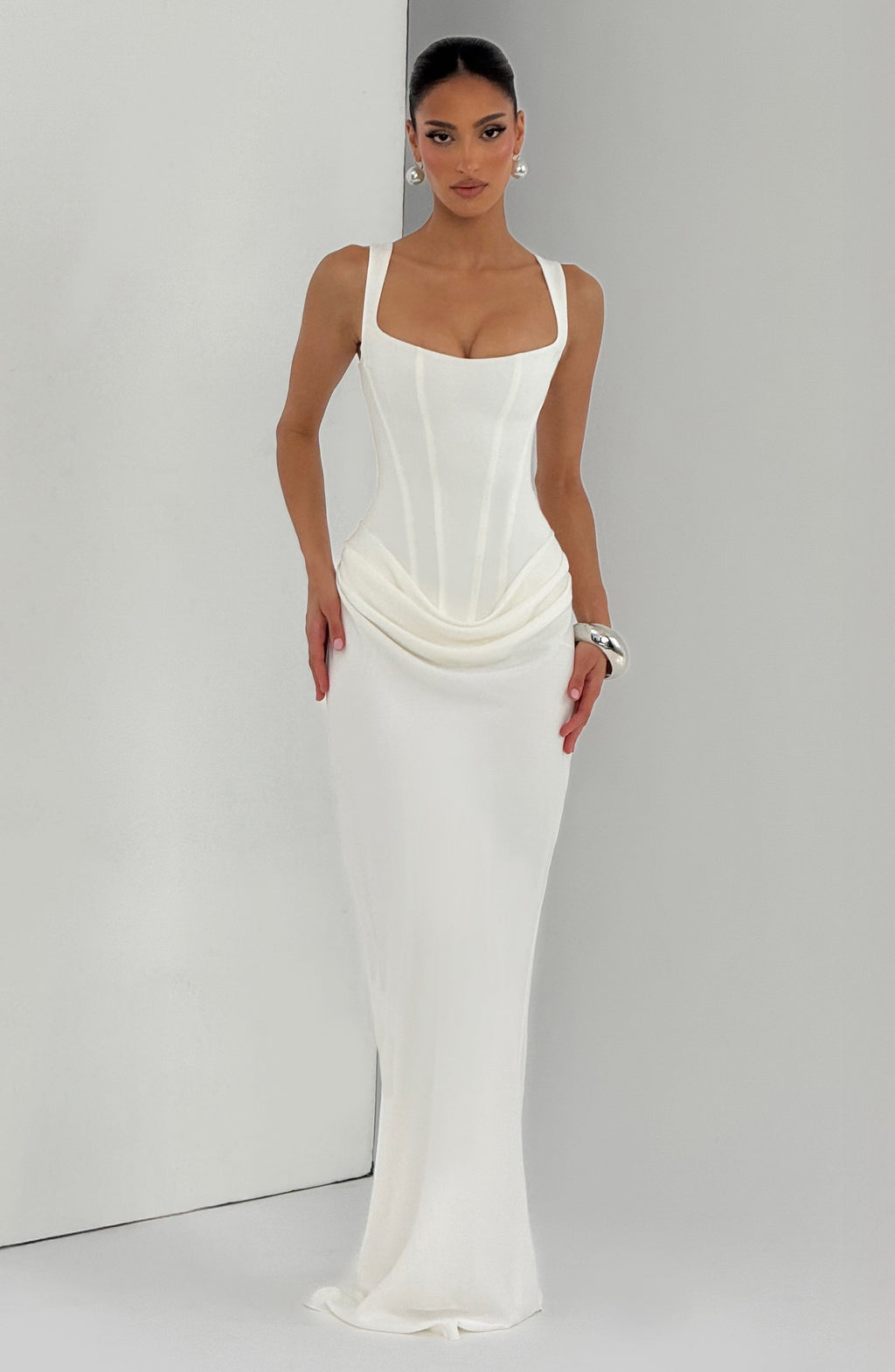 LYA / VESTIDO MAXI CON ESCOTE CUADRADO