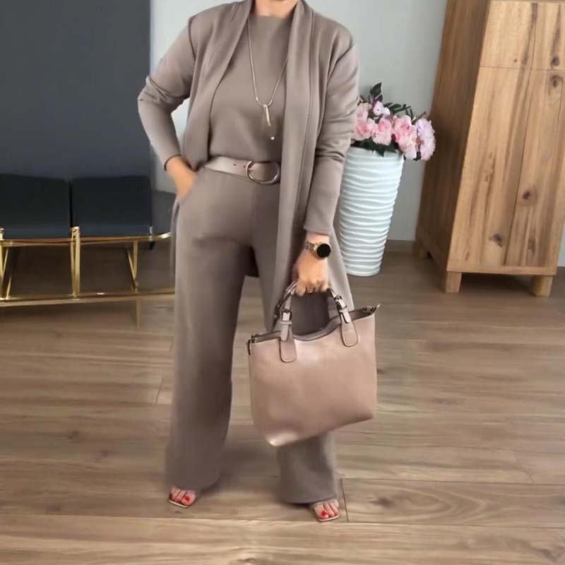 ZENDAYA / CONJUNTO TRES PIEZAS CON CÁRDIGAN